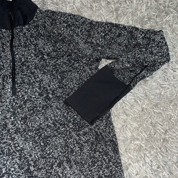 Lululemon | Womens seamless sweater - Picture 4 of 9